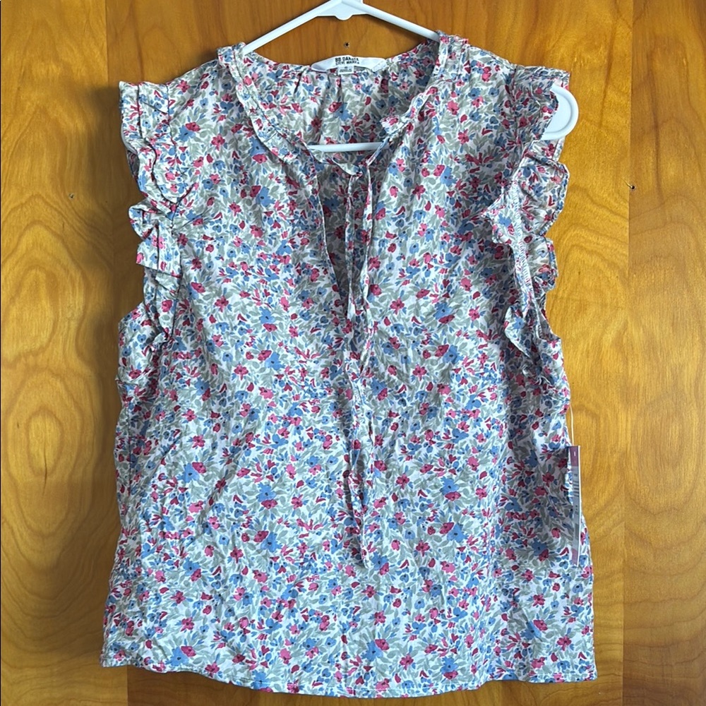BB Dakota Floral Ruffle Sleeveless Top, size small NWT Bloomcore Spring